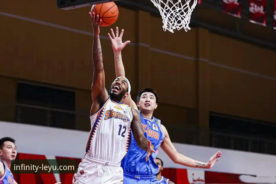 如何通过乐鱼体育平台深度复盘一场经典比赛：以上海男篮12连胜为例