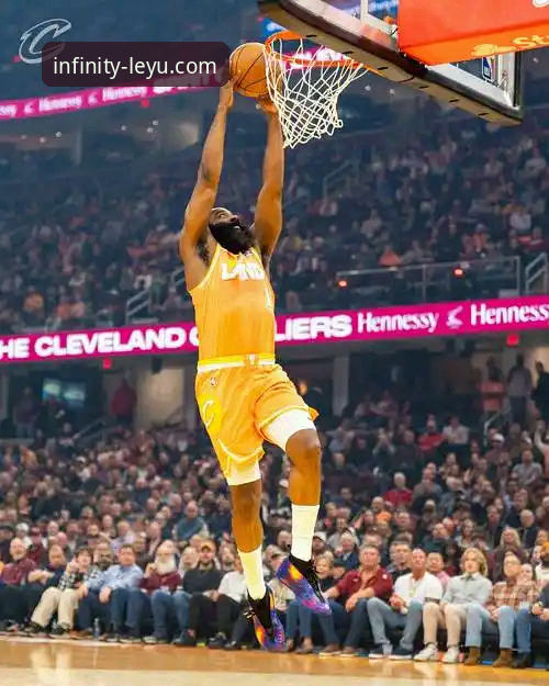 乐鱼官网登录 米切尔42分对轰班凯罗36分:一场通过乐鱼官网体育直播见证的东部卡位战深度评测